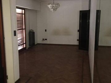 Valor Rebajado! Importantisima Propiedad sobre 3 Lotes sobre calle De La Vega