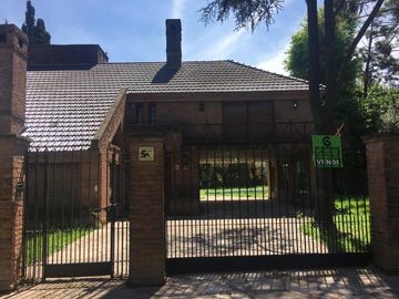 Valor Rebajado! Importantisima Propiedad sobre 3 Lotes sobre calle De La Vega