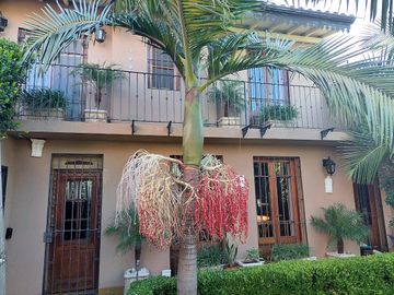 Casa 4 amb. en Olivos reciclado totalmente a nuevo
