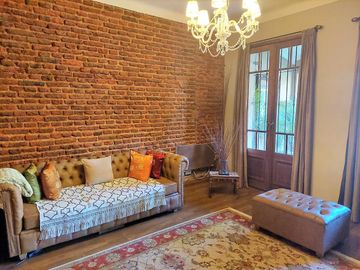 Casa 4 amb. en Olivos reciclado totalmente a nuevo