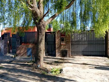 Oportunidad - Valor Rebajado! 2 Departamentos en Planta Baja en el mismo Lote! Se venden juntos