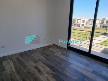 Casa a estrenar con pileta y 4 dormitorios Barrio en Lagos de Canning
