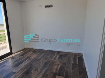 Casa a estrenar con pileta y 4 dormitorios Barrio en Lagos de Canning