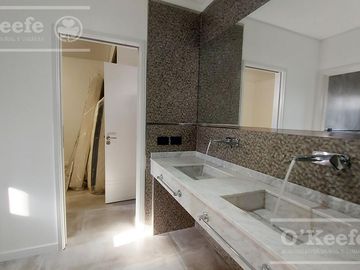 Casa en venta 4 ambientes doble lote en Greenville Hudson Berazategui