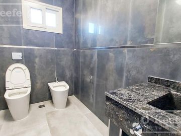 Casa en venta 4 ambientes doble lote en Greenville Hudson Berazategui