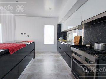 Casa en venta 4 ambientes doble lote en Greenville Hudson Berazategui