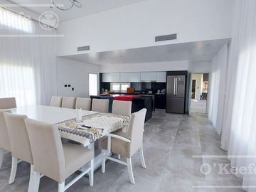 Casa en venta 4 ambientes doble lote en Greenville Hudson Berazategui