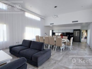 Casa en venta 4 ambientes doble lote en Greenville Hudson Berazategui