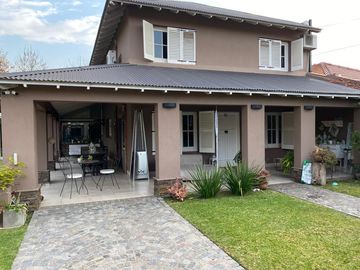 Gran Casa en Adrogue!! Excelente Ubicacion