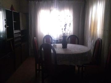 Casa  con lote de 8,66 x 46,5 con dos viviendas  - Sarandi