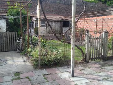 Casa  con lote de 8,66 x 46,5 con dos viviendas  - Sarandi