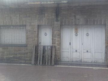 Casa  con lote de 8,66 x 46,5 con dos viviendas  - Sarandi