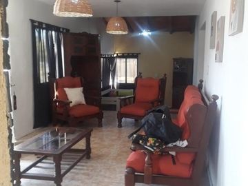 Casa en venta - 3 dormitorios 1 baño - 90mts2 - Villa del Lago
