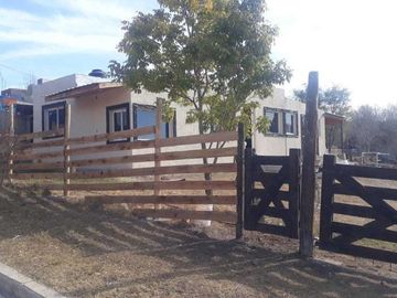 Casa en venta - 3 dormitorios 1 baño - 90mts2 - Villa del Lago