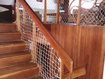 Casa en excelente estado,, 4 ambientes, cocheras, jardin-en venta. Toma menor valor