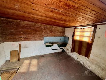 2 Deptos a Reciclar c/posibilidad de anexar lote c/salida por Derqui - OPORTUNIDAD!!