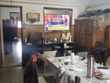 Casa en venta - 3 Dormitorios 3 Baños - 340 mts2 - La Plata