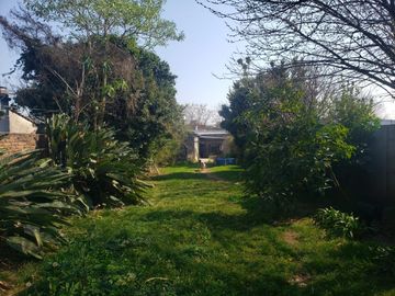 Casa en venta - 3 Dormitorios 3 Baños - 340 mts2 - La Plata