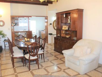 VENTA CASA 3 DORMITORIOS EN LA PLATA 32 ENTRE 134 Y 134 BIS CON TERRAZA Y PATIO