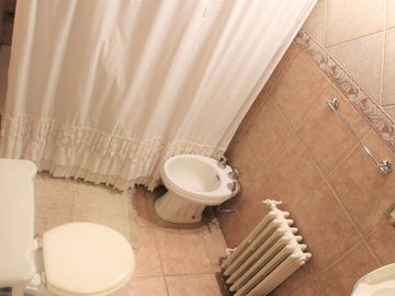 VENTA CASA 3 DORMITORIOS EN LA PLATA 32 ENTRE 134 Y 134 BIS CON TERRAZA Y PATIO