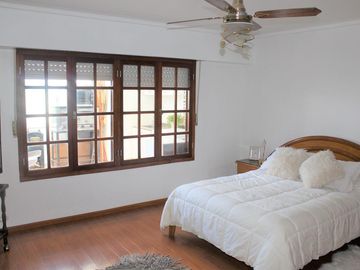 VENTA CASA 3 DORMITORIOS EN LA PLATA 32 ENTRE 134 Y 134 BIS CON TERRAZA Y PATIO