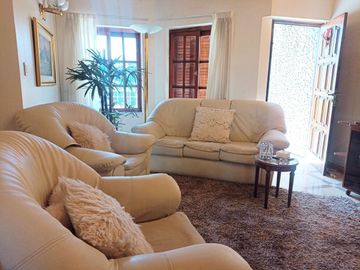 VENTA CASA 3 DORMITORIOS EN LA PLATA 32 ENTRE 134 Y 134 BIS CON TERRAZA Y PATIO