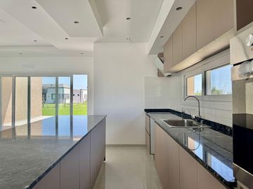 Casa en venta Barrio San Felipe Canning