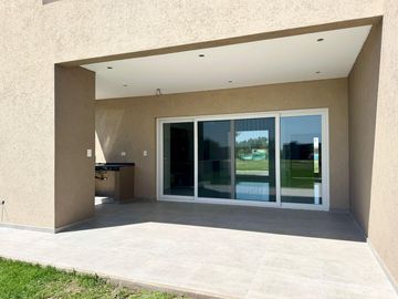 Casa en venta Barrio San Felipe Canning