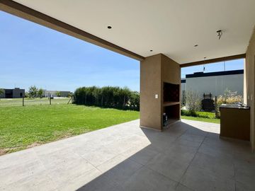 Casa en venta Barrio San Felipe Canning