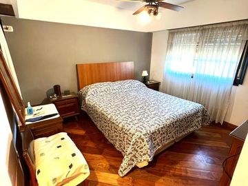 Chalet 4 ambientes con parque y piscina a la venta - Ituzaingó Norte