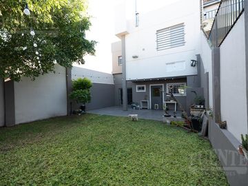 Casa - Lomas de Zamora Este