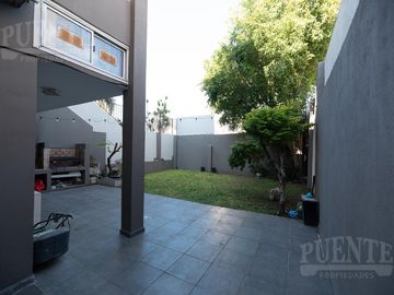 Casa - Lomas de Zamora Este