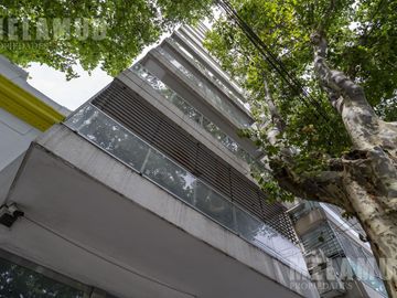 1 AMB con BALCON y PLACARD / VENTA / FLORES /  *Apto Profesional* !!