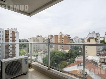1 AMB con BALCON y PLACARD / VENTA / FLORES /  *Apto Profesional* !!