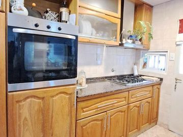 Casa en venta en Villa Luzuriaga, 5 ambientes