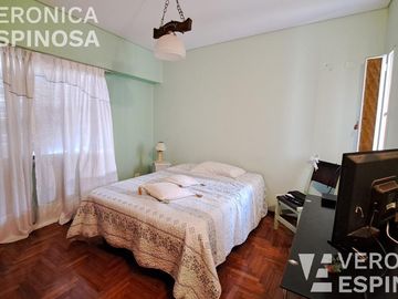 Casa en venta en Villa Luzuriaga, 5 ambientes