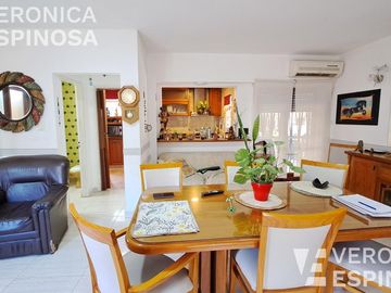 Casa en venta en Villa Luzuriaga, 5 ambientes