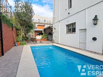 Casa en venta en Villa Luzuriaga, 5 ambientes