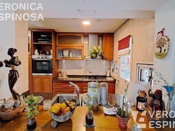 Casa en venta en Villa Luzuriaga, 5 ambientes