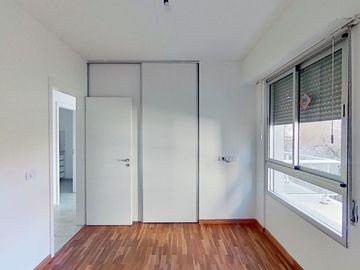 Departamento en  de Un Dormitorio de Categoría con COCHERA - Zona Plaza Paso