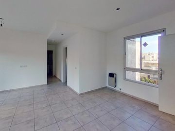 Departamento en  de Un Dormitorio de Categoría con COCHERA - Zona Plaza Paso