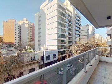 Departamento en  de Un Dormitorio de Categoría con COCHERA - Zona Plaza Paso