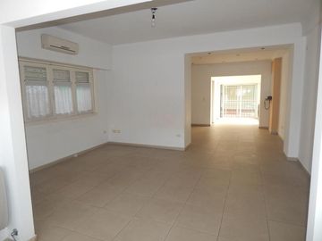 Casa de 3 dormitorios en la excelente ubicacion de Lomas de Zamora Oeste