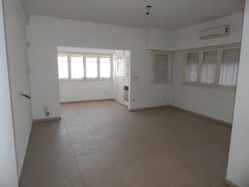 Casa de 3 dormitorios en la excelente ubicacion de Lomas de Zamora Oeste