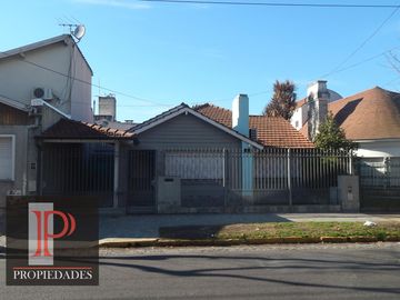 Casa de 3 dormitorios en la excelente ubicacion de Lomas de Zamora Oeste