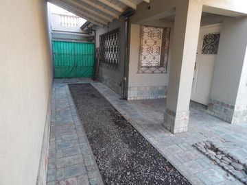 Casa de 3 dormitorios en la excelente ubicacion de Lomas de Zamora Oeste