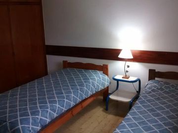 Casa en venta - 3 Dormitorios 1 Baño - 200Mts2 - Villa Gesell