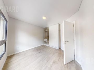 Departamento en venta, piso de 4 amb con cochera, zona Guemes. Apto Credito