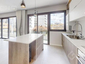 Departamento en venta, piso de 4 amb con cochera, zona Guemes. Apto Credito