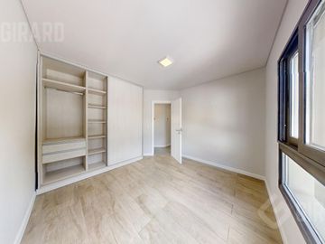 Departamento en venta, piso de 4 amb con cochera, zona Guemes. Apto Credito